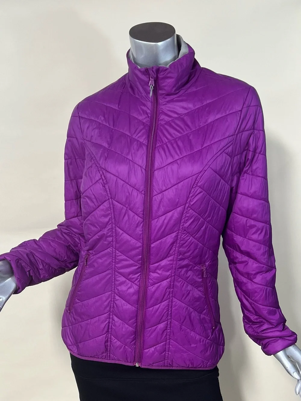 Tek Gear Women’s Medium Purple Puffer Lightweight Zip Up Jacket